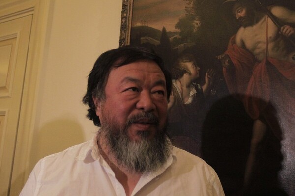 Ai Wei Wei: "Αισθάνομαι περήφανος για την Ελλάδα. Αγκάλιασε τους πρόσφυγες, δεν τους έδιωξε"