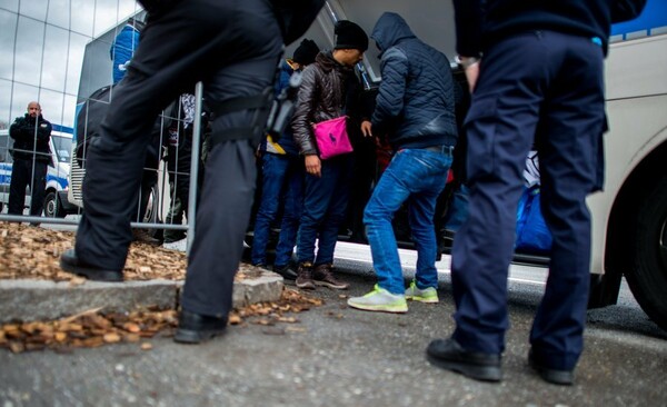 Η Γερμανία θα απευλάνει όσους μετανάστες έχουν καταδικαστεί για αδικήματα ή εγκλήματα