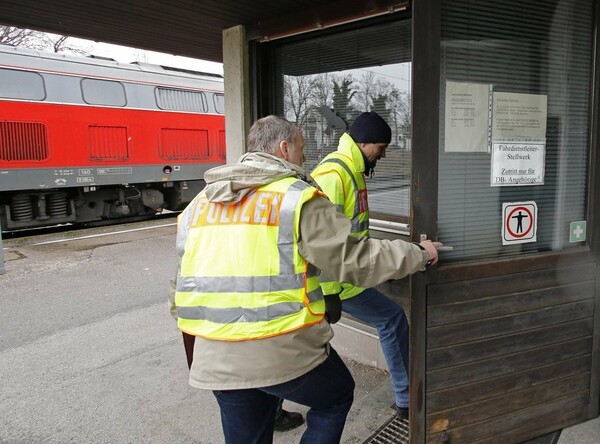 Νεκρός 17χρονος στη Γερμανία που πήδηξε από τρένο εν κινήσει