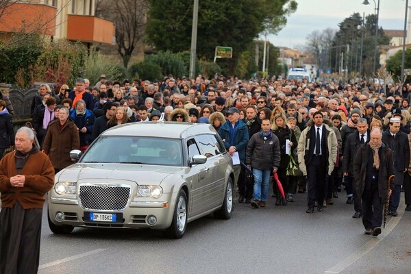 Η Ιταλία κήδεψε τον δολοφονημένο στην Αίγυπτο φοιτητή και ο Ρέντσι προειδοποίησε το Κάιρο για διπλωματικό επεισόδιο