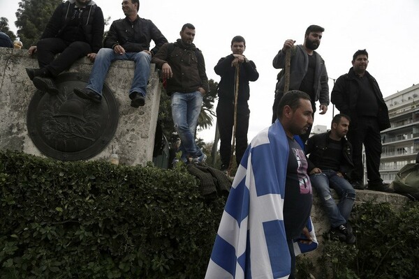 Τέλειωσε το συλλαλητήριο των αγροτών- Αποχωρούν σιγά σιγά από το Σύνταγμα