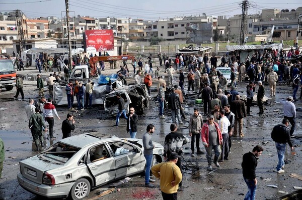 To Iσλαμικό Κράτος ανέλαβε την ευθύνη για το χτύπημα με τους 57 νεκρούς στην Χομς