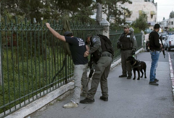 Ισραήλ: Ένας Αμερικανός νεκρός και 12 τραυματίες από επίθεση με μαχαίρι