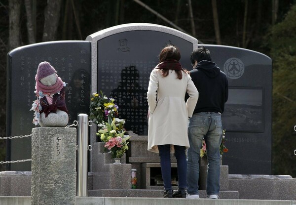 Η Ιαπωνία τιμά τα θύματα του σεισμού και του τσουνάμι της 11ης Μαρτίου 2011