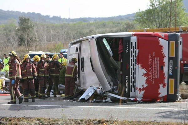 Ισπανία: Τραγικό δυστύχημα με πούλμαν που μετέφερε φοιτητές του Erasmus - 13 νεκροί (updated)