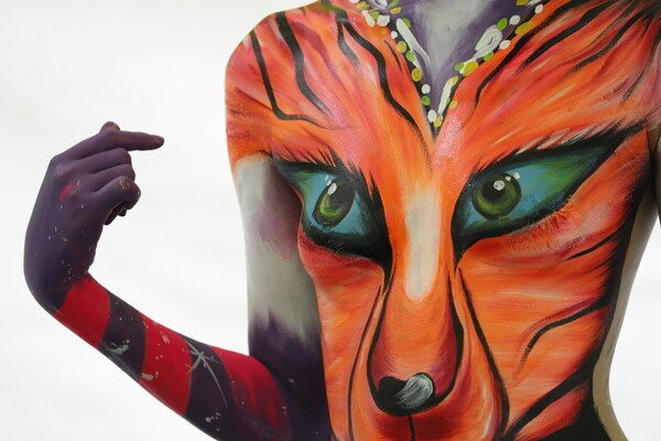 Όταν το σώμα γίνεται καμβάς στο μεγαλύτερο φεστιβάλ body painting του κόσμου