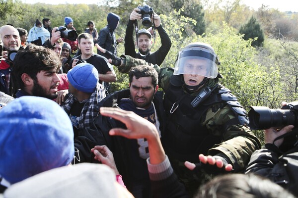 Οι αστυνομικές αρχές της ΠΓΔΜ συνέλαβαν 30 φωτορεπόρτερ μεταξύ των οποίων και Έλληνες