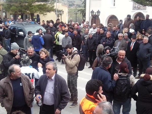 Και πάλι στους δρόμους οι κάτοικοι στην Κω - Αποφασισμένοι να μη γίνει το hot spot