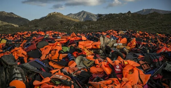 Τουρκία: Κατάσχεση 2.500 σωσιβίων - «μαϊμού» που πωλούνταν σε πρόσφυγες