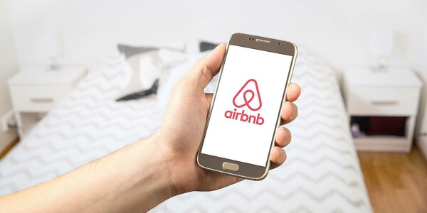 Τι αλλάζει στην Airbnb της Ελλάδας και ποιοι απειλούνται με πρόστιμο