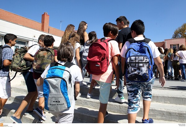 Διευκρινίσεις για την αλλαγή του ωραρίου στα σχολεία ζητά η Διδασκαλική Ομοσπονδία από τον Γαβρόγλου
