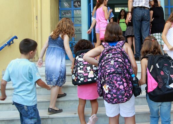 Ανεμιστήρας χτύπησε παιδιά σε δημοτικό σχολείο στη Θεσσαλονίκη - Έπεσε από την οροφή όταν τον άνοιξαν