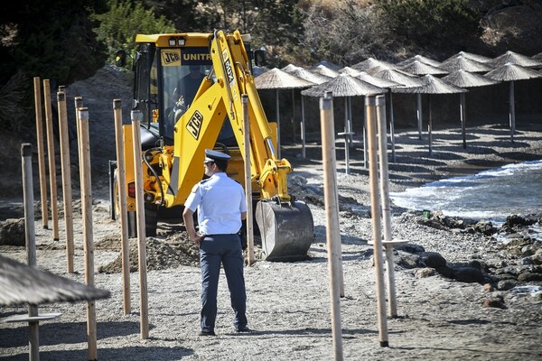 Κατεδαφίζουν αυθαίρετα κτίσματα ξενοδοχείου στην Ανάβυσσο (ΦΩΤΟΓΡΑΦΙΕΣ)