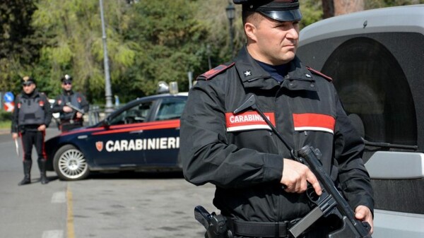 Ψυχικά διαταραγμένη οικιακή βοηθός μαχαίρωσε 4 άτομα στην Ιταλία- Μία νεκρή