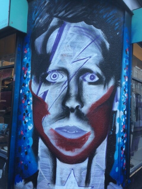 To νέο mural για τον David Bowie δεν άρεσε καθόλου (μάλλον δικαίως!)