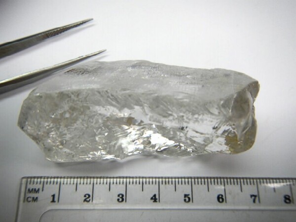Tεράστιο διαμάντι βρέθηκε στην Αγκόλα