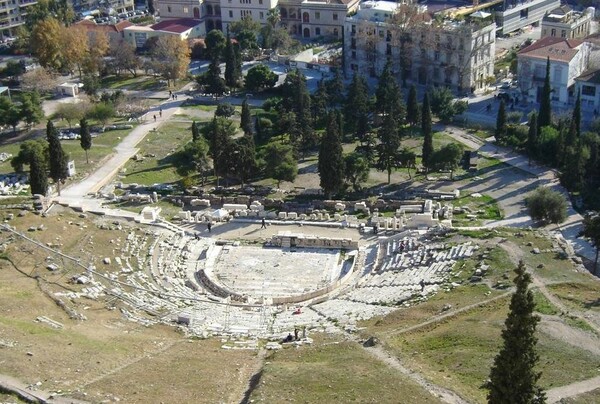Τραγωδία στην Ακρόπολη: Νεκρός ένας άντρας που έπεσε στο κενό, στο αρχαίο θέατρο του Διονύσου