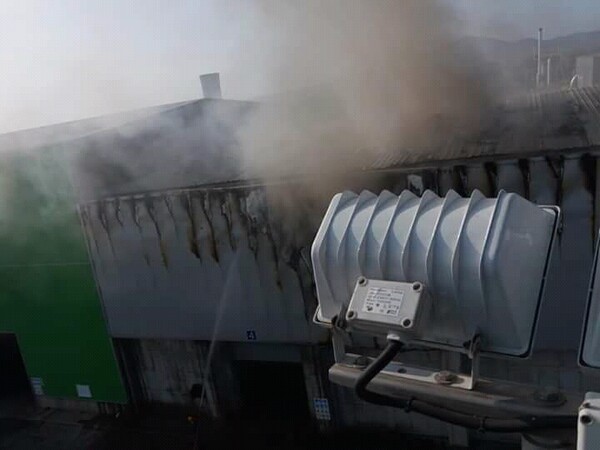 Κομοτηνή: Πυρκαγιά στο εργοστάσιο ανακύκλωσης μπαταριών της Sunlight