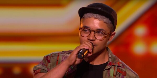O trans διαγωνιζόμενος που εντυπωσίασε τους κριτές του βρετανικού X Factor