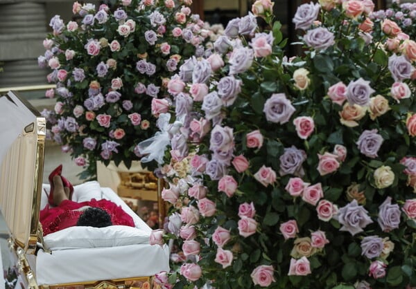 ΗΠΑ: Μετά μουσικής ο αποχαιρετισμός της «Βασίλισσας της Σόουλ», Αρίθα Φράνκλιν