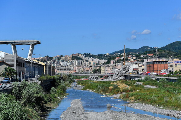 Έρευνα σε βάρος 20 ατόμων για την κατάρρευση της γέφυρας στη Γένοβα