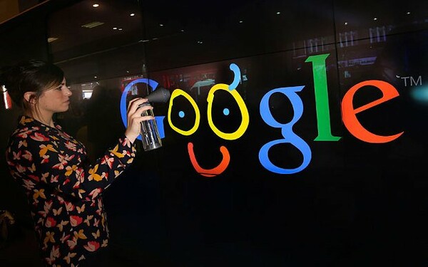 Βρετανία: Η Google μεταφέρει τα κέρδη της στις Βερμούδες, όπου διαθέτει μόνο την ταχυδρομική θυρίδα 666