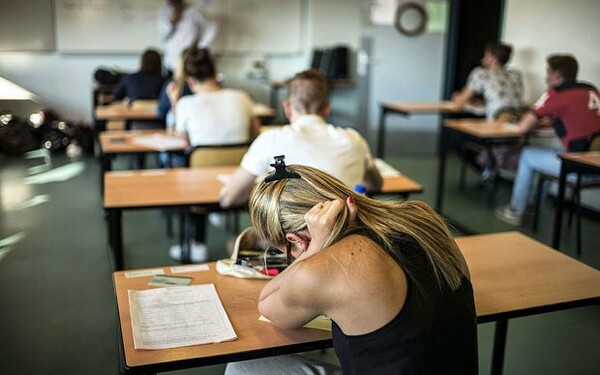 Ποια είναι σύμφωνα με τους επιστήμονες η καλύτερα ώρα για να γράψουν διαγώνισμα οι μαθητές