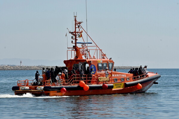Πάνω από 500 διασώσεις μεταναστών το Σαββατοκύριακο στη Μεσόγειο