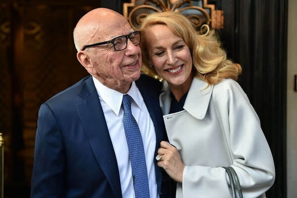 Ο μεγιστάνας των media Rupert Murdoch παντρεύτηκε την Jerry Hall σε μια πολυτελή τελετή στο Λονδίνο