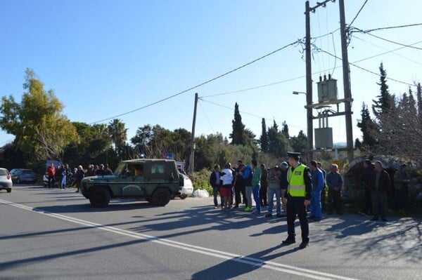 Χαμός στην Κω με τον ερχομό Καμμένου- Εξαγριωμένοι κάτοικοι δεν άφησαν να προσγειωθεί το ελικόπτερο