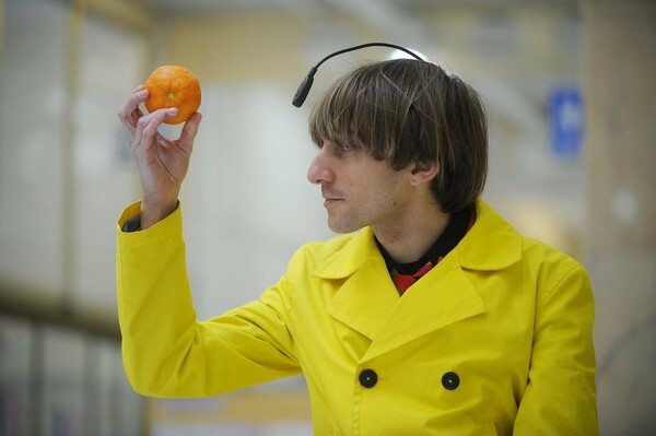 Neil Harbisson: Ο καλλιτέχνης που δεν είναι πια άνθρωπος αλλά "μετά-άνθρωπος"