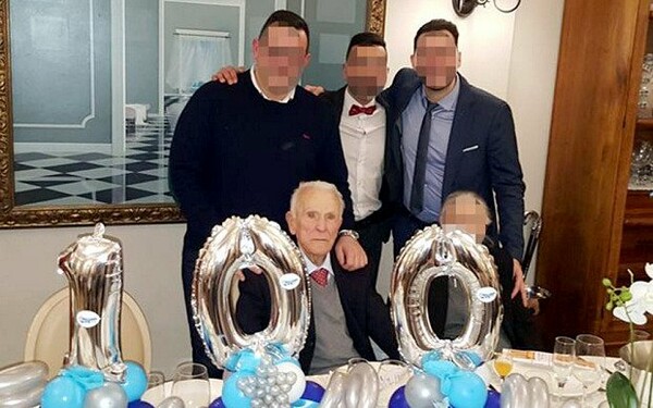 Ο γηραιότερος μαφιόζος του κόσμου μόλις έκλεισε τα 100 και το γιόρτασε αναλόγως