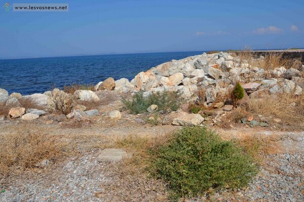 Ακροδεξιά οργάνωση ανέλαβε την ευθύνη για το γκρέμισμα του μνημείου για τους πρόσφυγες στη Λέσβο