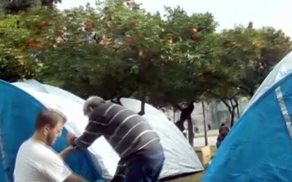 Οι αγρότες στήνουν σκηνές στο Σύνταγμα