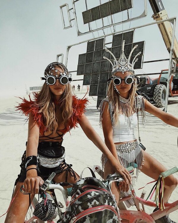 Τα σουρεαλιστικά installations του φεστιβάλ Burning Man στη Νεβάδα - ΦΩΤΟΓΡΑΦΙΕΣ