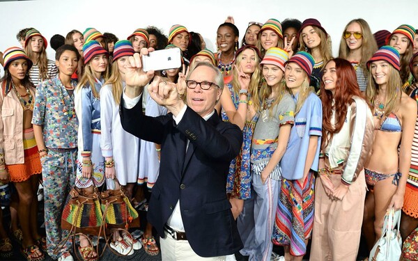 O Tommy Hilfiger θα φιλοξενήσει το πρώτο Fashion Week “InstaPit”