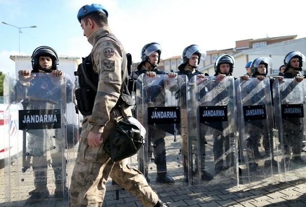 Tουρκία: Δεκάδες συλλήψεις στρατιωτικών για σχέσεις με το δίκτυο Γκιουλέν