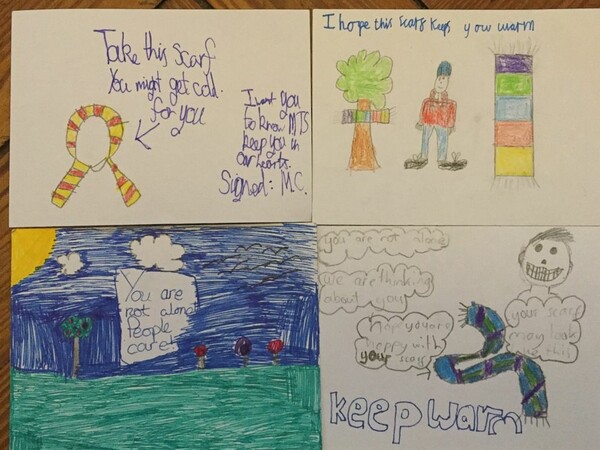 Μαθητές στο Λίβερπουλ χάρισαν κασκόλ και επιστολές αγάπης στους άστεγους της περιοχής