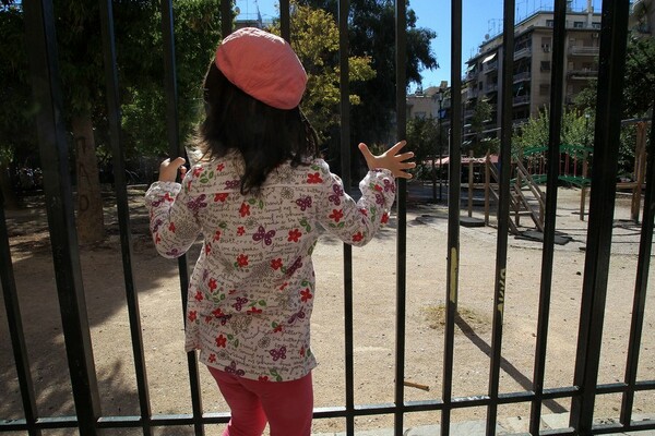 Ακατάλληλες δεκάδες παιδικές χαρές της Αθήνας