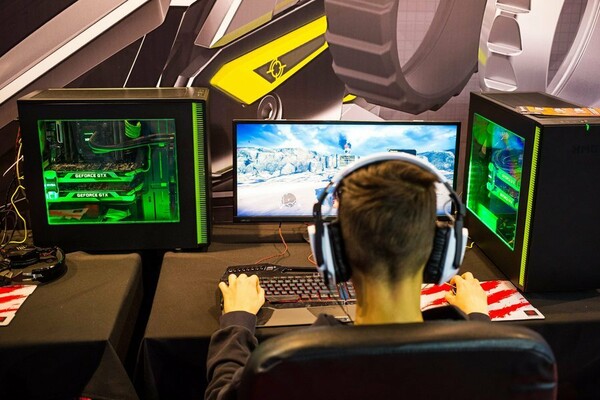 Οι έφηβοι που παίζουν video games έχουν καλύτερες επιδόσεις στο σχολείο