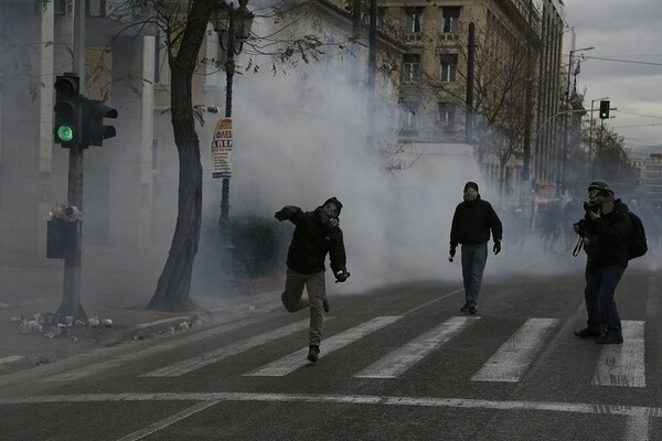 Επίθεση με βόμβες μολότοφ στο υπουργείο Πολιτισμού