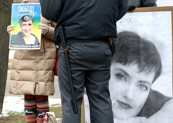 Σε 22 χρόνια φυλάκιση καταδικάστηκε η Νάντια Σαβτσένκο- Ανταλλαγή με Ρώσους προτείνει η Ουκρανία