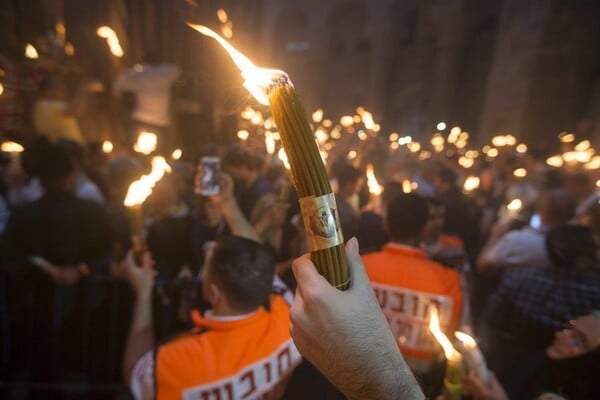 12 εμβληματικές εικόνες από την τελετή Αφής στα Ιεροσόλυμα