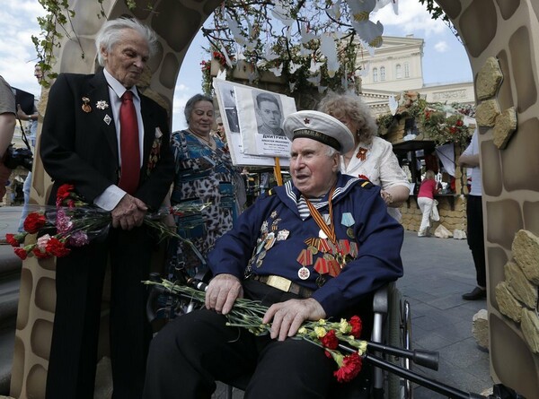 Η μεγαλειώδης παρέλαση στη Μόσχα για την επέτειο της νίκης επί της ναζιστικής Γερμανίας