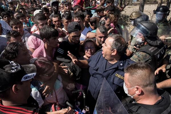 Ειδομένη: Περιπολικό παρέσυρε πρόσφυγα