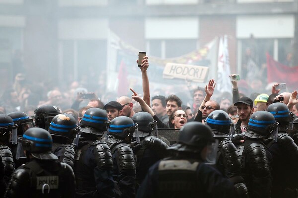 Η Γαλλία ετοιμάζεται για μια ακόμη εβδομάδα κοινωνικής αναταραχής