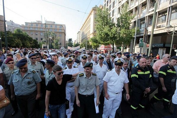 Πανελλαδική συγκέντρωση διαμαρτυρίας των ενστόλων