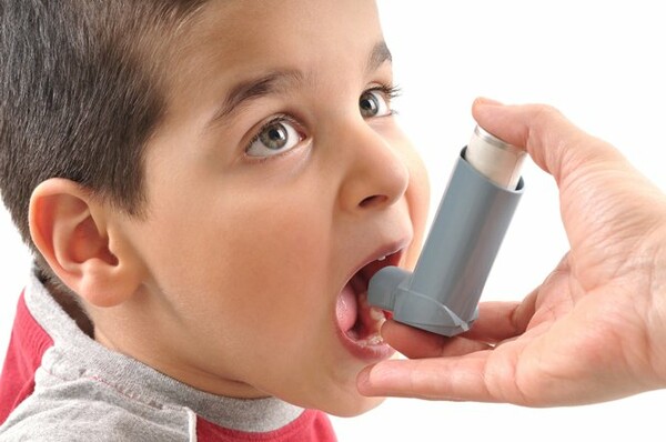 Μειώνεται το παιδικό άσθμα μετά την απαγόρευση του καπνίσματος στην Αγγλία