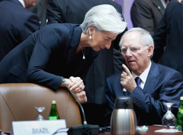 Wall Street Journal: Η Γερμανία πιέζει το ΔΝΤ να αποδεχθεί τη συμφωνία για την Ελλάδα