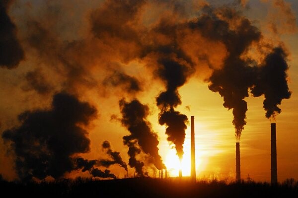 Σε επίπεδα ρεκόρ οι παγκόσμιες εκπομπές CO2